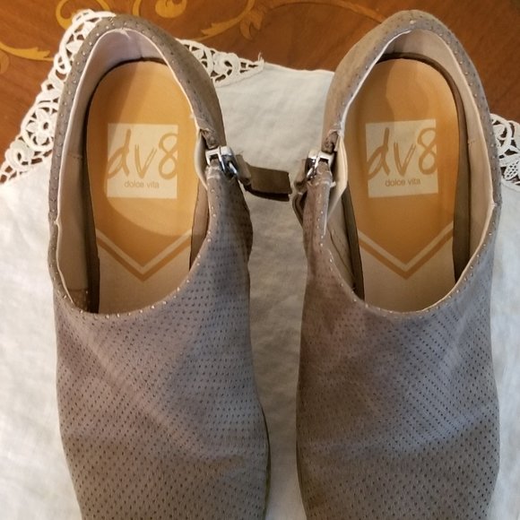 DV 8 Jinna Perforated Peep Toe Bootie Size 6 Taupe - Picture 6 of 7